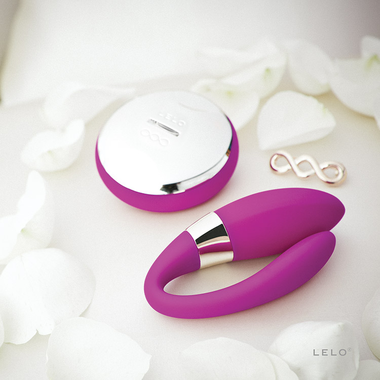 Máy mát xa điểm G Lelo Tiani chữ C rung trứng silicon cao cấp kích thích