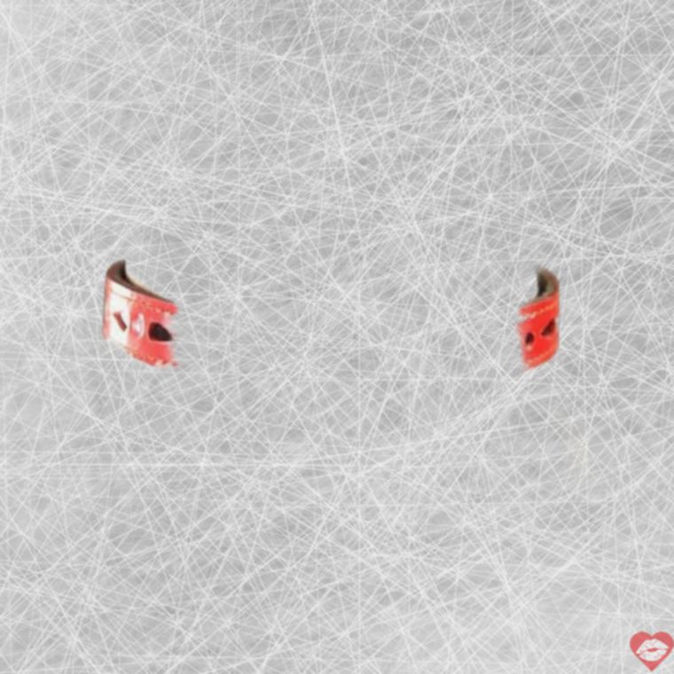 Vòng Cổ Podium Strass Đỏ Da Thật Đam Mê[perplexity]​ 