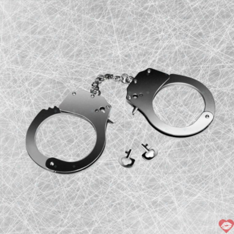 Bộ Còng Tay Lovetoy Kim Loại Cao Cấp Bền Bỉ Quyến Rũ 